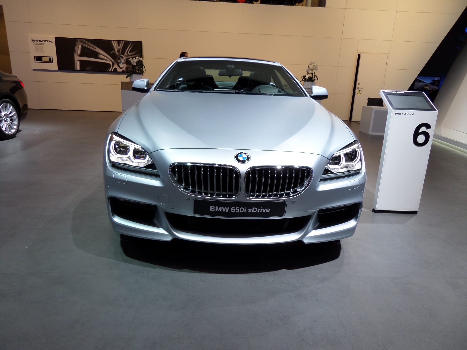 BMW 650i xDrive car- Front End