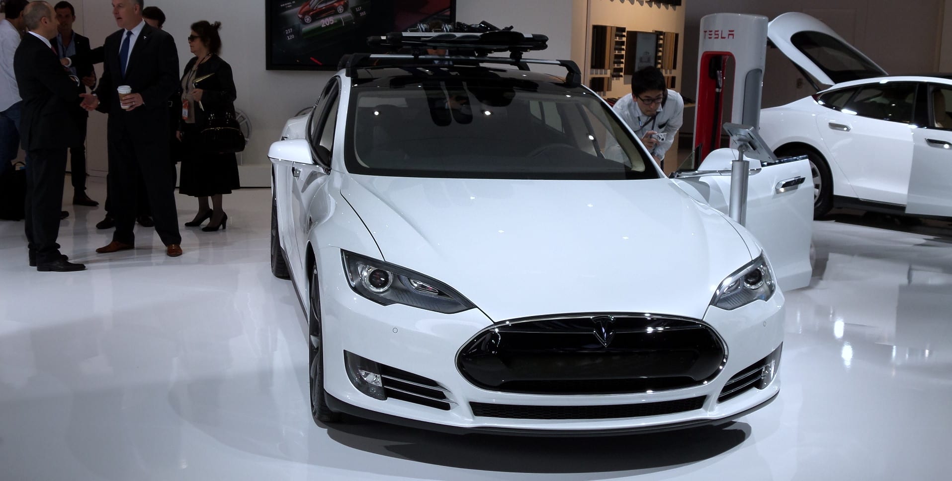 A white Tesla Model S at the NAIAS.