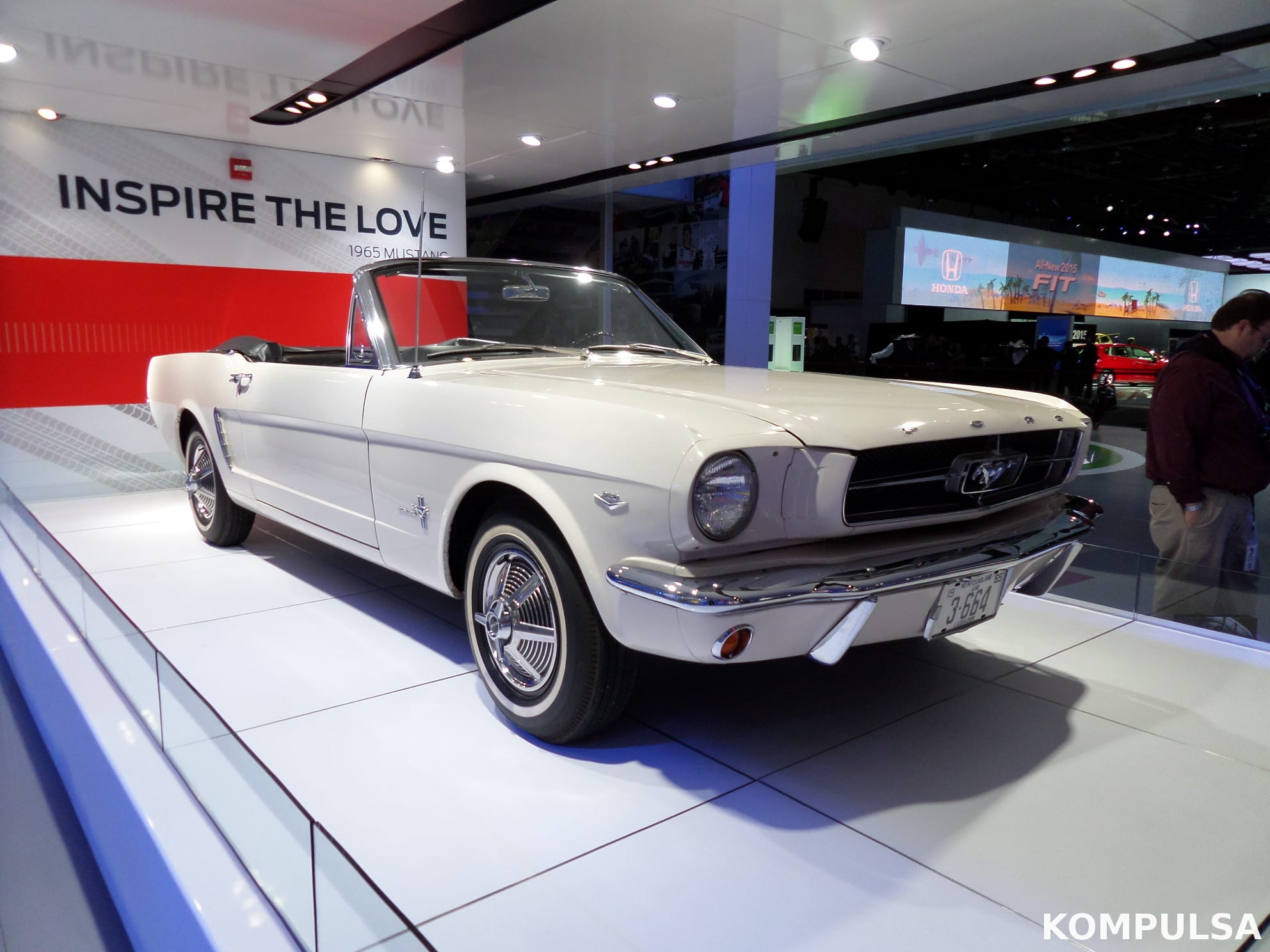 2015 Ford Mustang – White