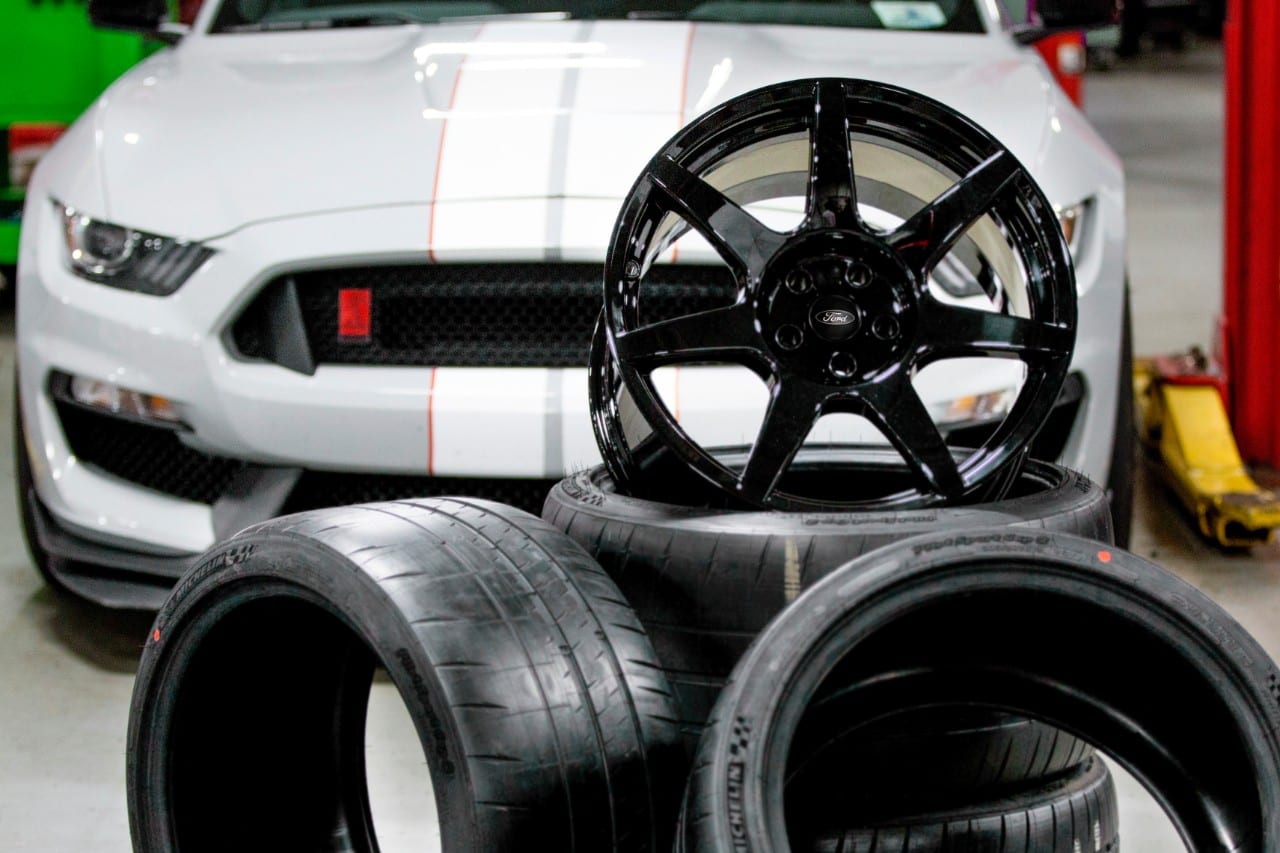 Shelby GT350R wheel.