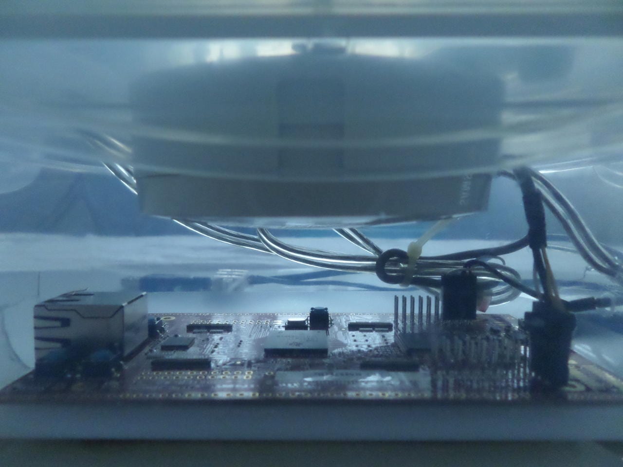 Side view of the PWM fan controller.