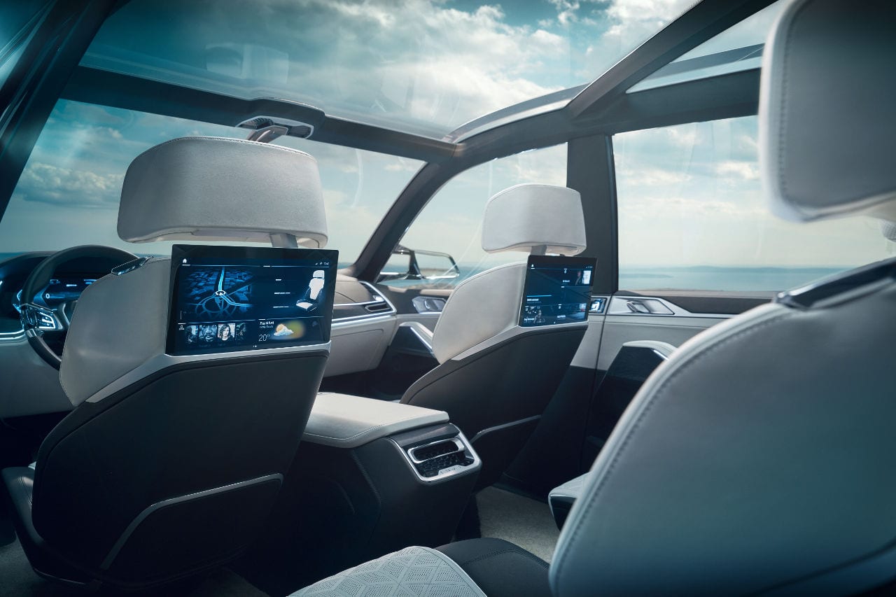 2019 BMW X7 iPerformance – Interior With Sunroof