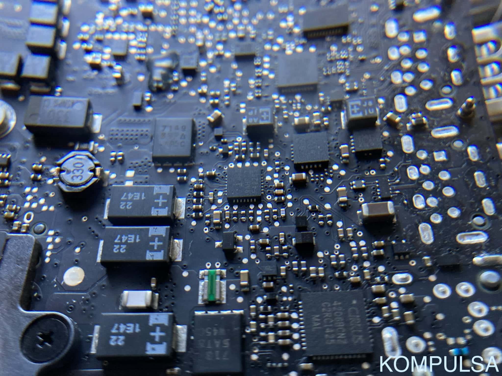 The Difference Between A Microcontroller And A Raspberry Pi - Kompulsa
