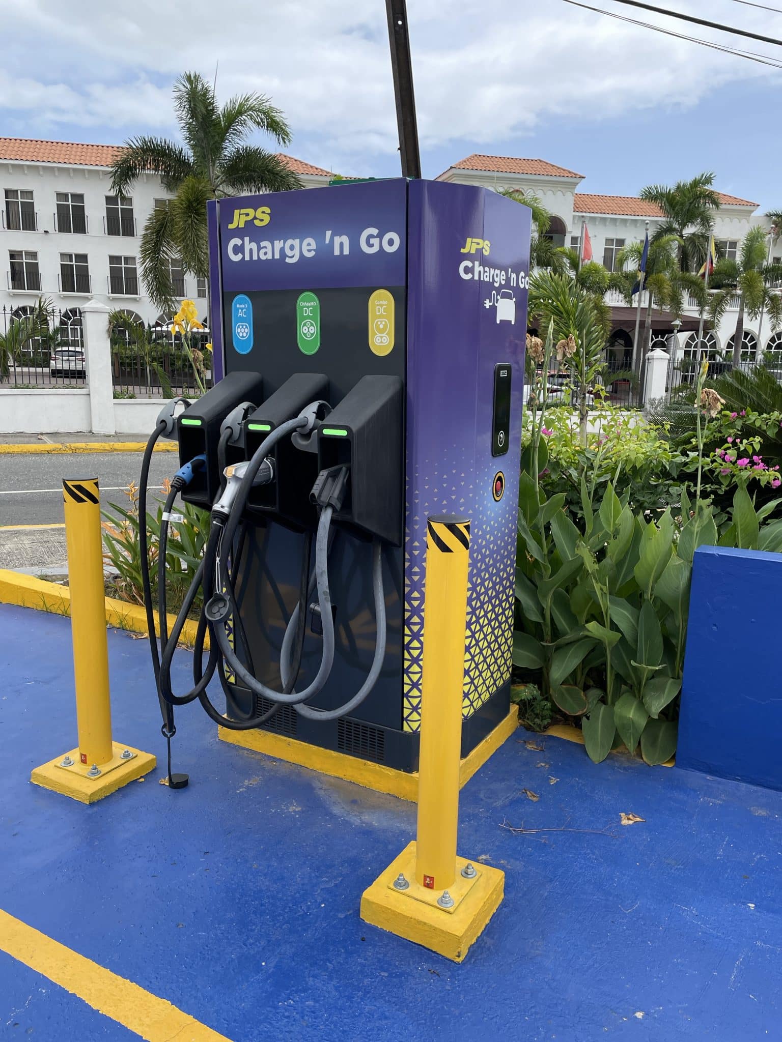 Ample Offers 5Minute Battery Swaps As Alternative To EV Charging