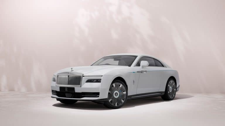 Rolls-Royce Spectre Primavera luxury car