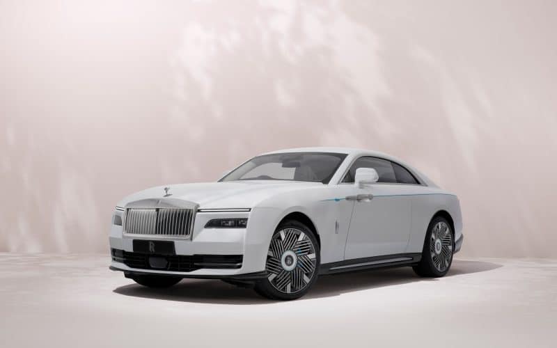 Rolls-Royce Spectre Primavera luxury car